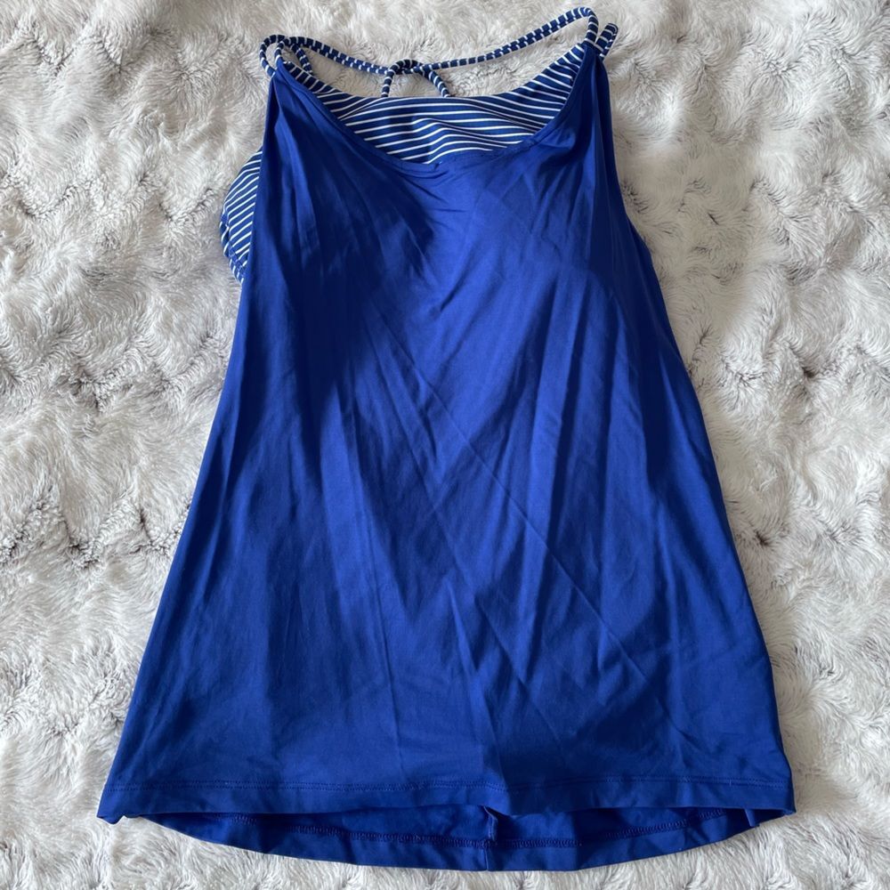 Gap tank top workout stretchy built-in bra shirt blue striped summer